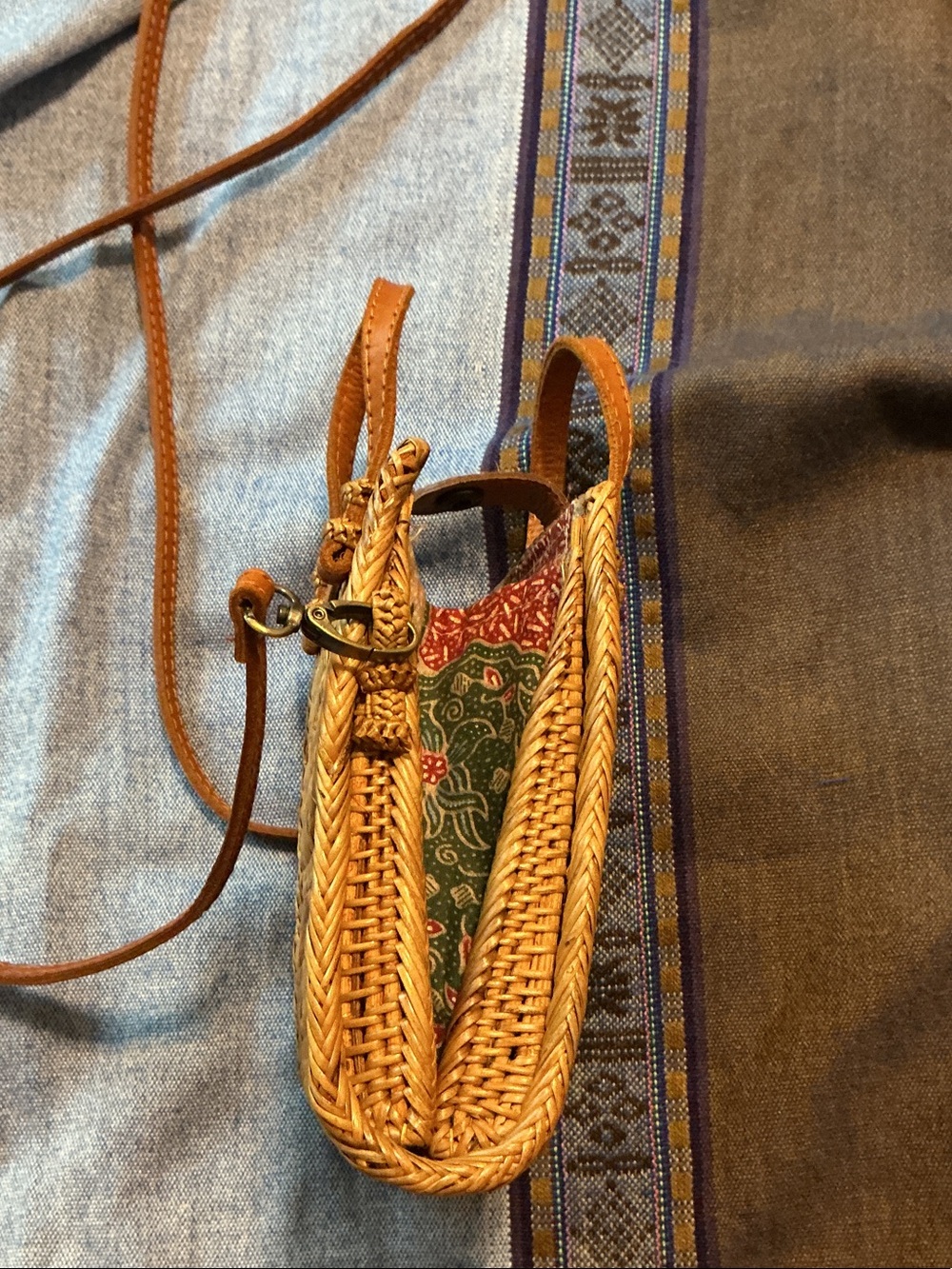 Unique handmade little crossbody bag from Israel - Picture 4 of 9